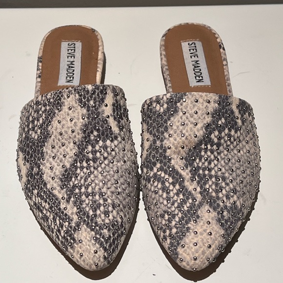 Steve Madden Cream and Black Textured Mules - Picture 1 of 7